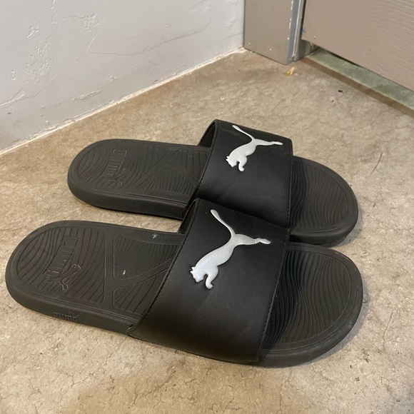 Black puma slides - Picture 2 of 4